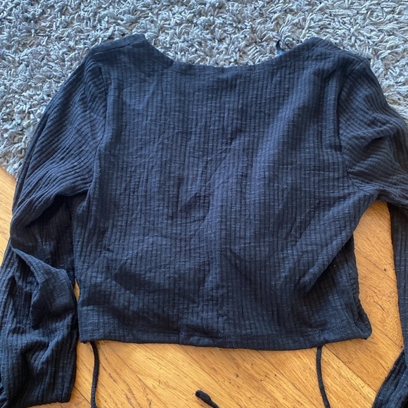 NWOT Princess Polly Black Ribbed Long Sleeve Wrap Around and Tie Crop Top Size 6 - Picture 7 of 9